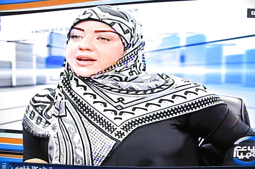 25P Hijab presenter