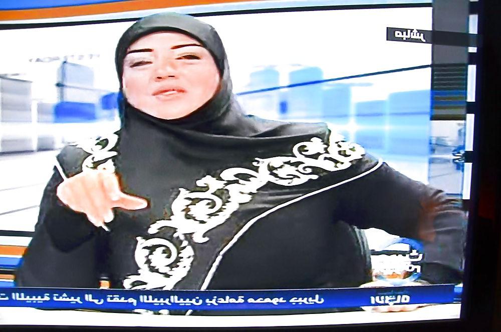 25P Hijab presenter