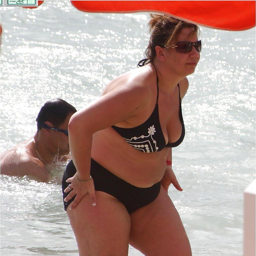 25P Some of the best plump bikini Milfs on the web