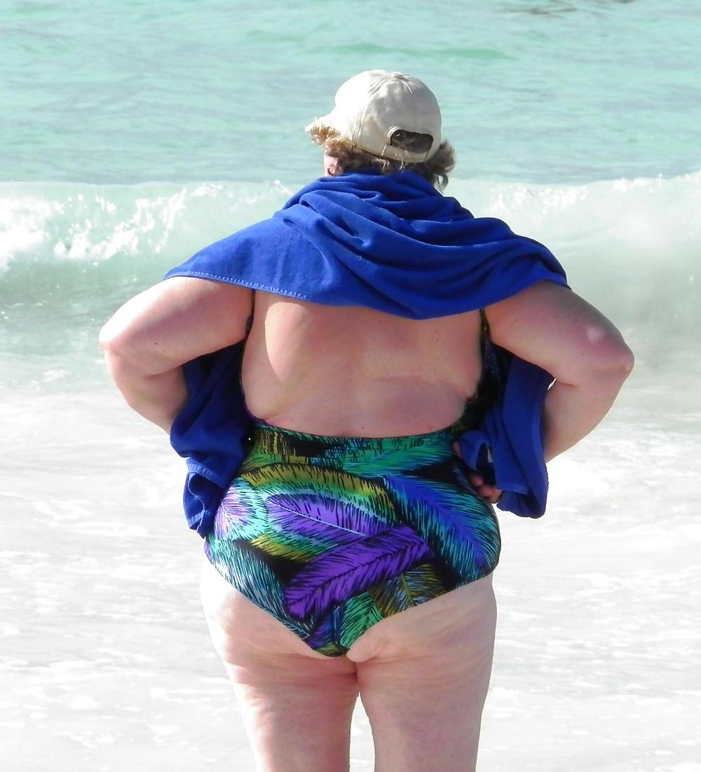 25P Some of the best plump bikini Milfs on the web