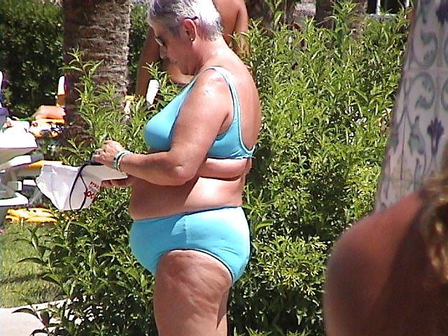 25P Some of the best plump bikini Milfs on the web