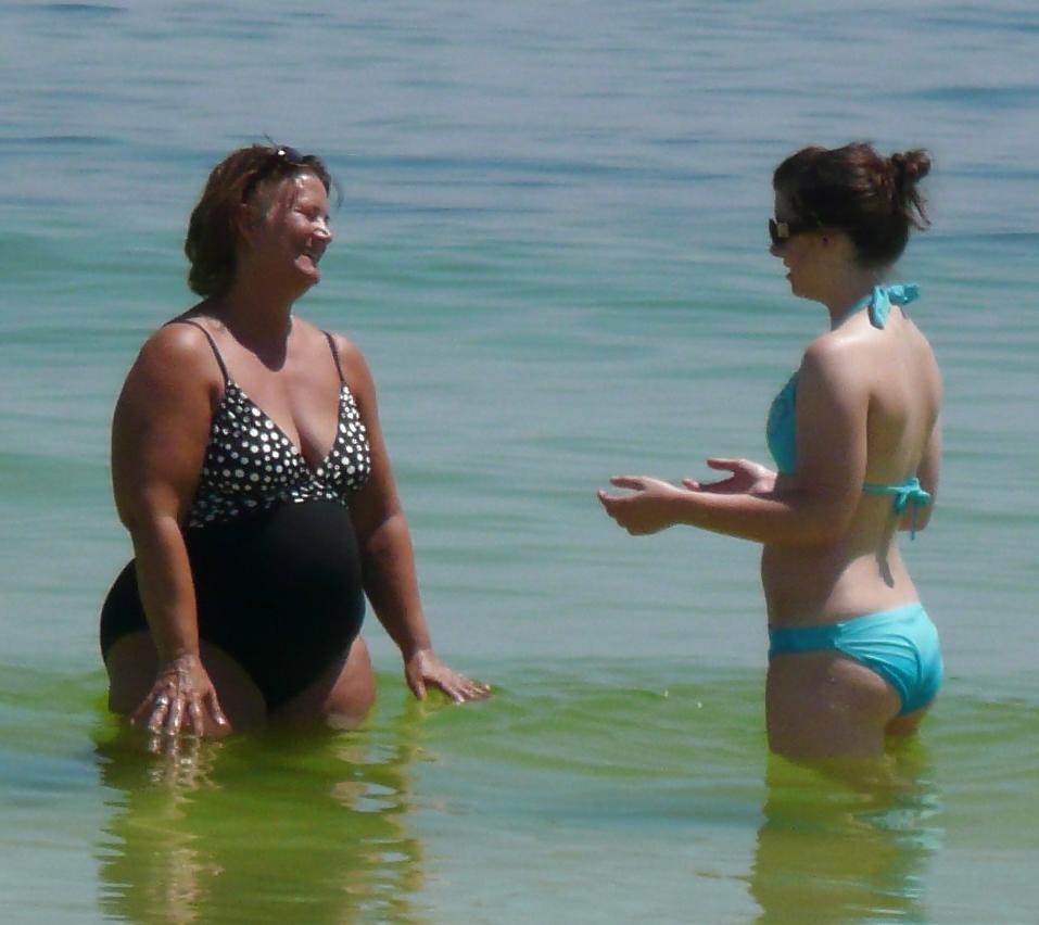 25P Some of the best plump bikini Milfs on the web