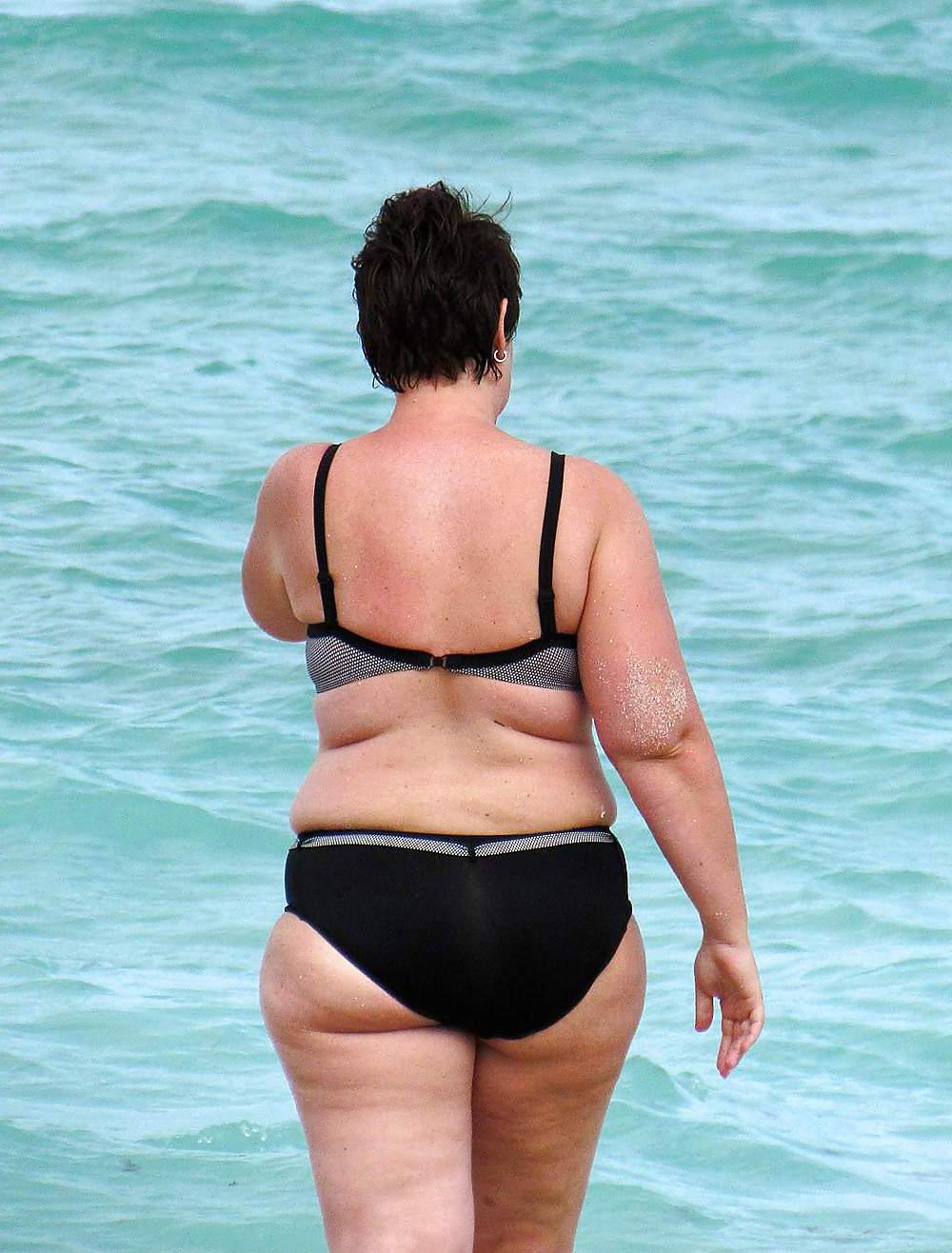 25P Some of the best plump bikini Milfs on the web