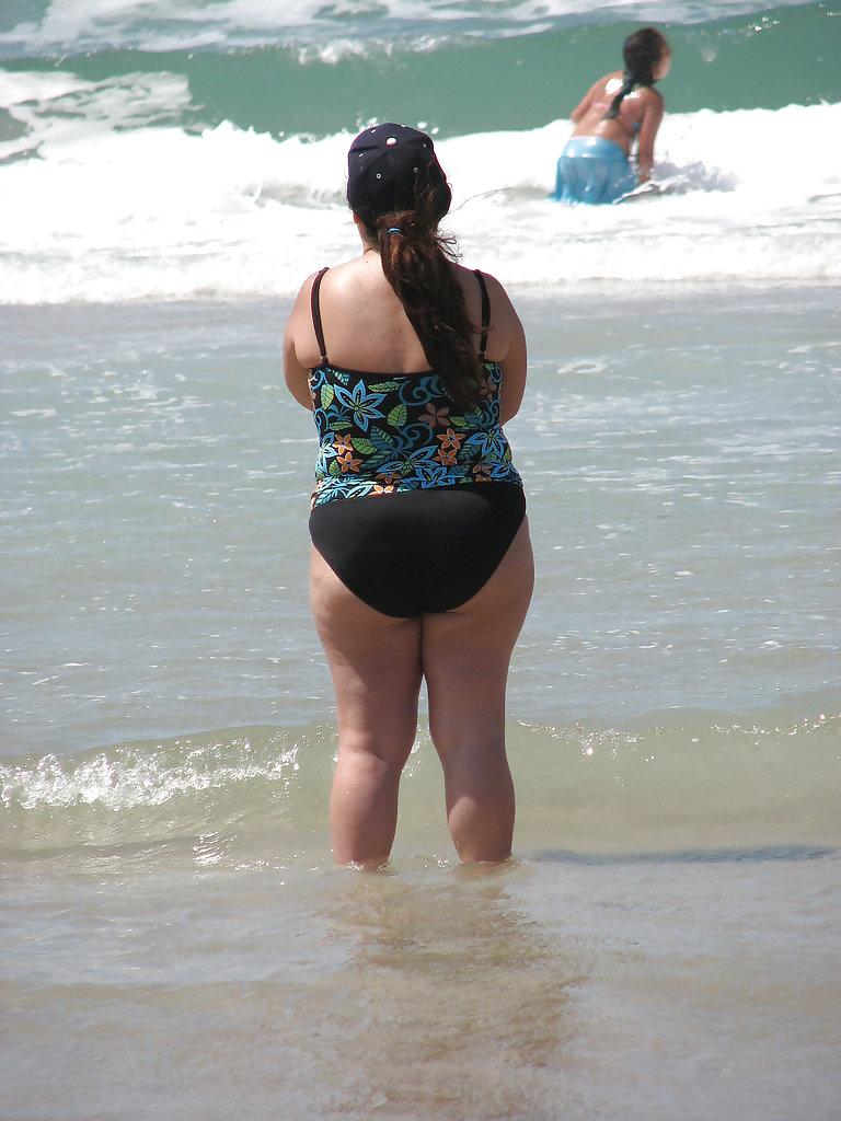 25P Some of the best plump bikini Milfs on the web