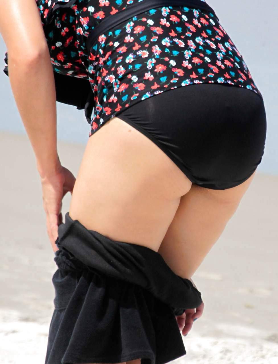 25P Some of the best plump bikini Milfs on the web
