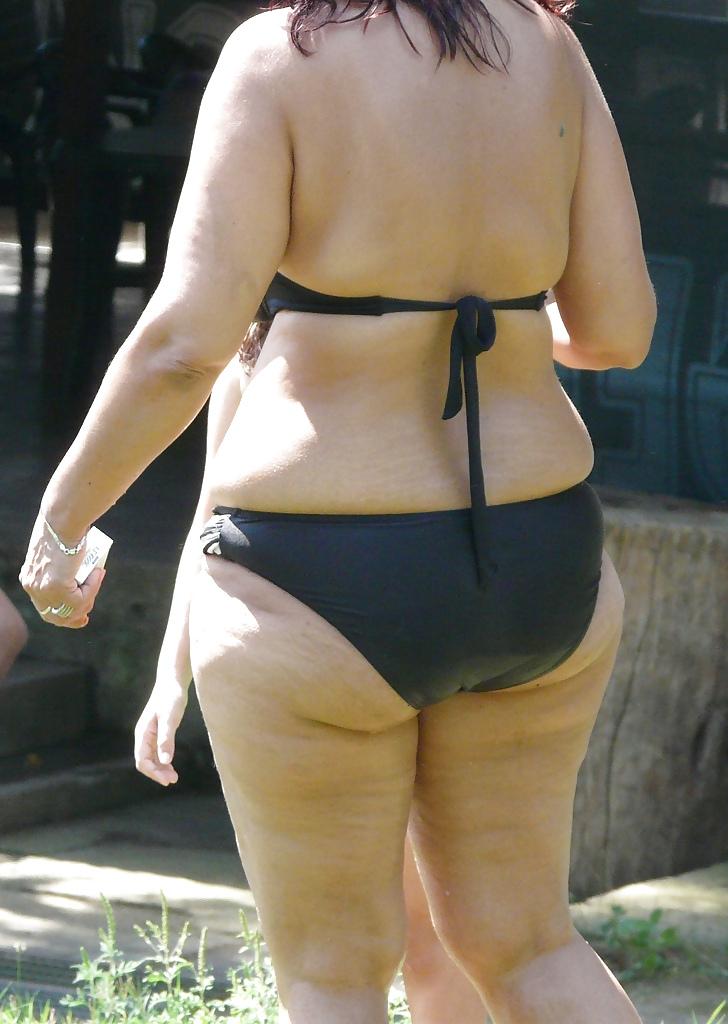25P Some of the best plump bikini Milfs on the web