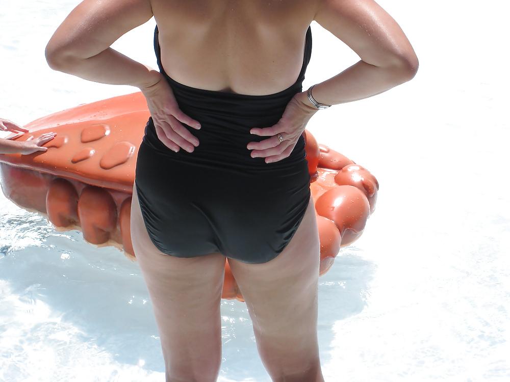 25P Some of the best plump bikini Milfs on the web