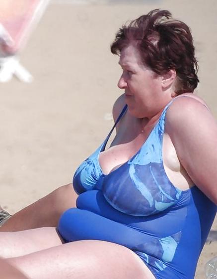 25P Some of the best plump bikini Milfs on the web