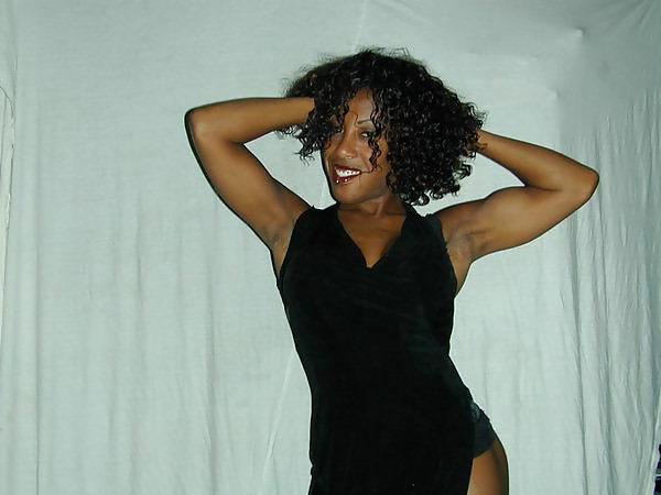 25P Fit dark Mimi posing