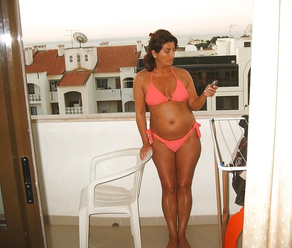 25P Sexy mature ladies 138 (sexy clothed)