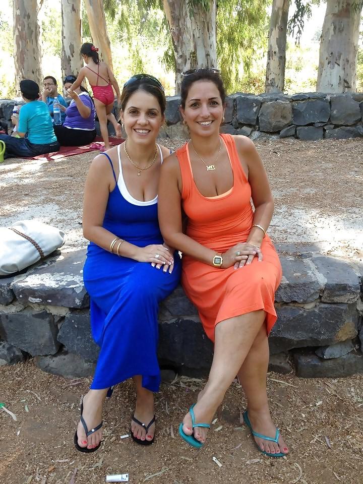 25P Sexy mature ladies 138 (sexy clothed)
