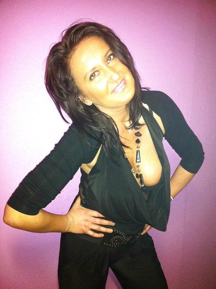 12P Romanian woman: Stela
