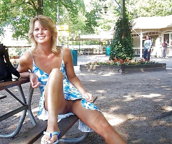 25P Les salopes ( upskirt )