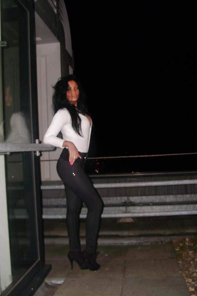 12P Romanian girl: Dolce