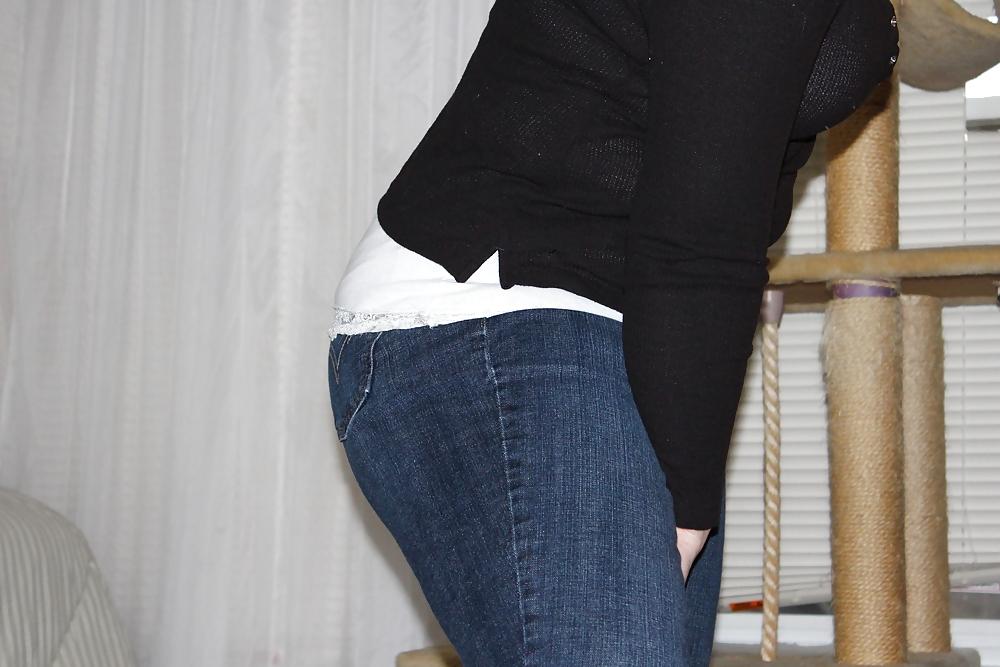 9P My non-nude thick white ass...
