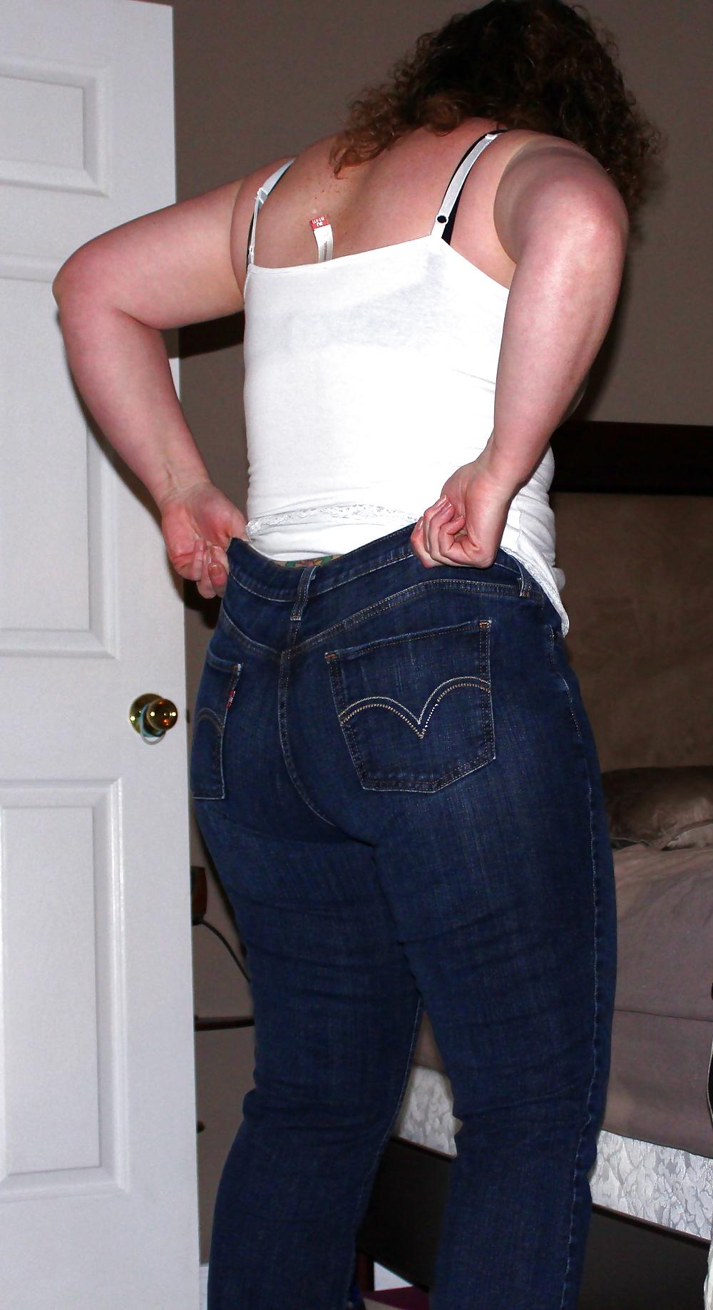 9P My non-nude thick white ass...