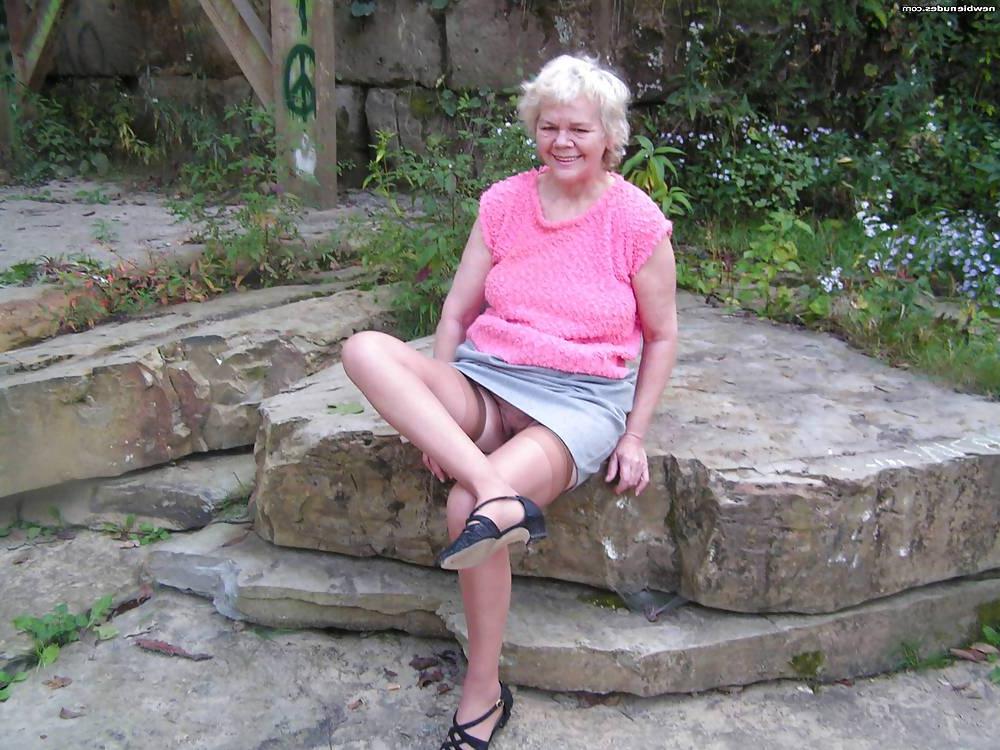 25P Encore des granny
