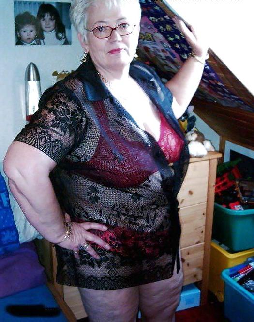 25P Encore des granny