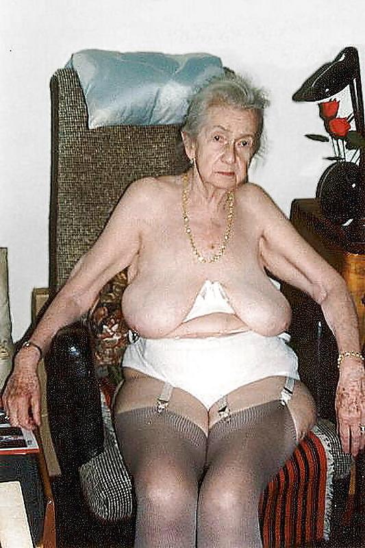 25P Encore des granny