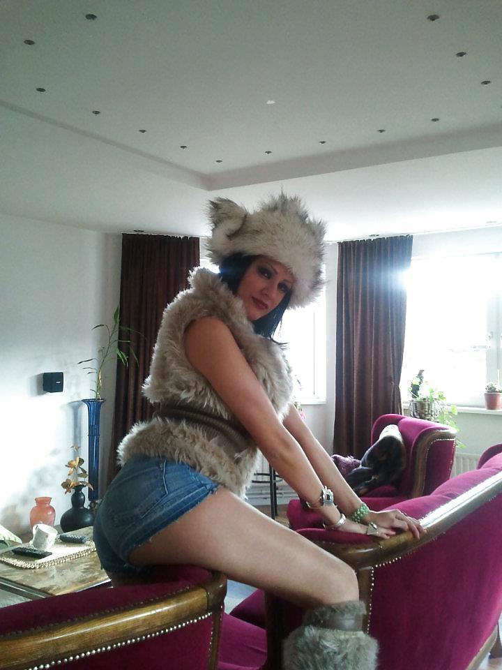 19P Romanian women: Alina