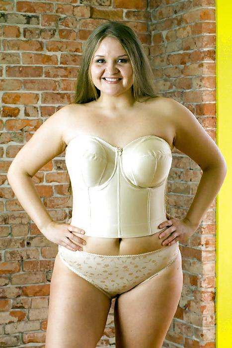 25P Big Girls in Lingerie 6