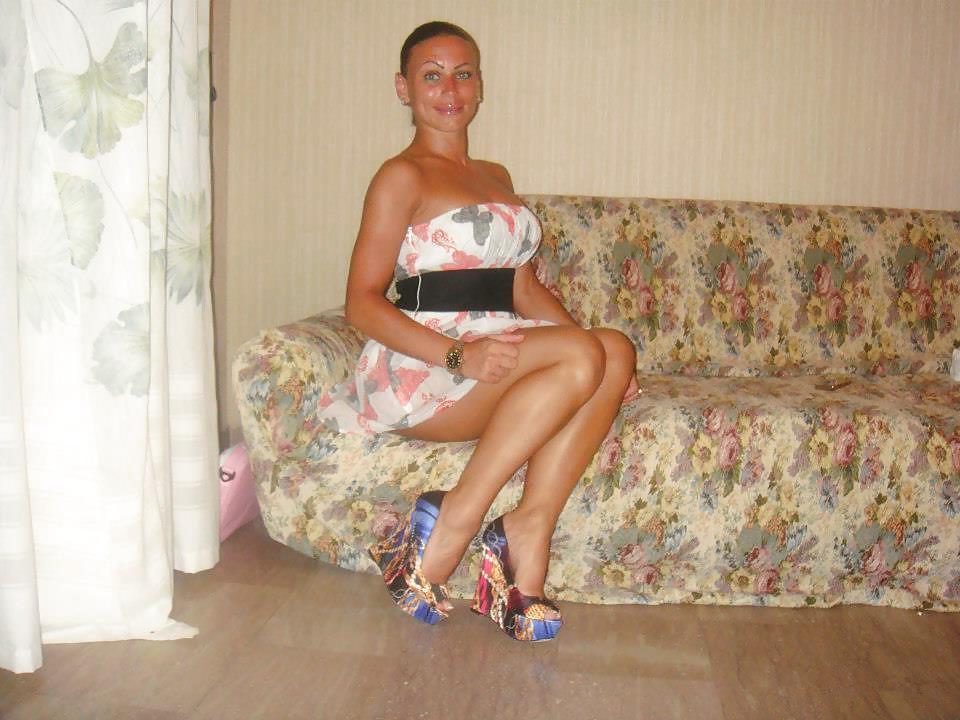 25P Romanian girl: Roxana