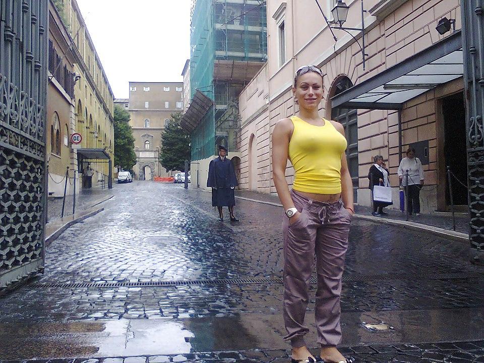 25P Romanian girl: Roxana