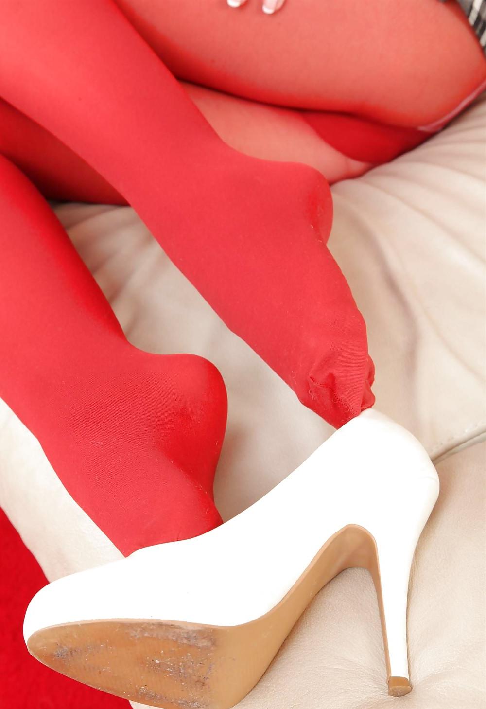 25P STOCKINGS, LINGERIE & NYLONS 29