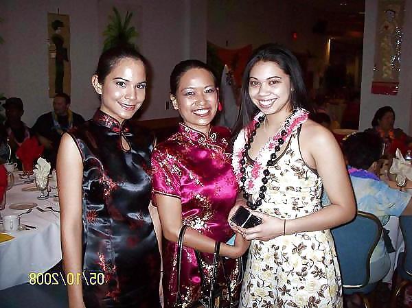 5P 2 or more Asian girls in Satin Cheongsam