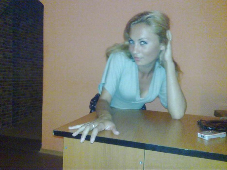 16P Romanian girl: luci