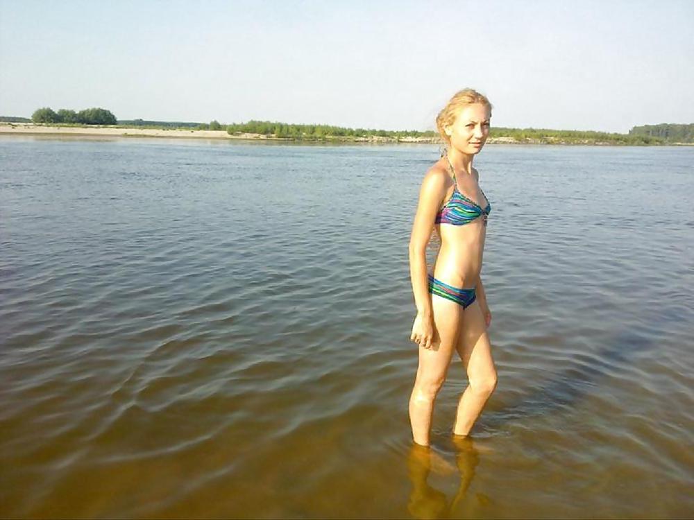 16P Romanian girl: luci