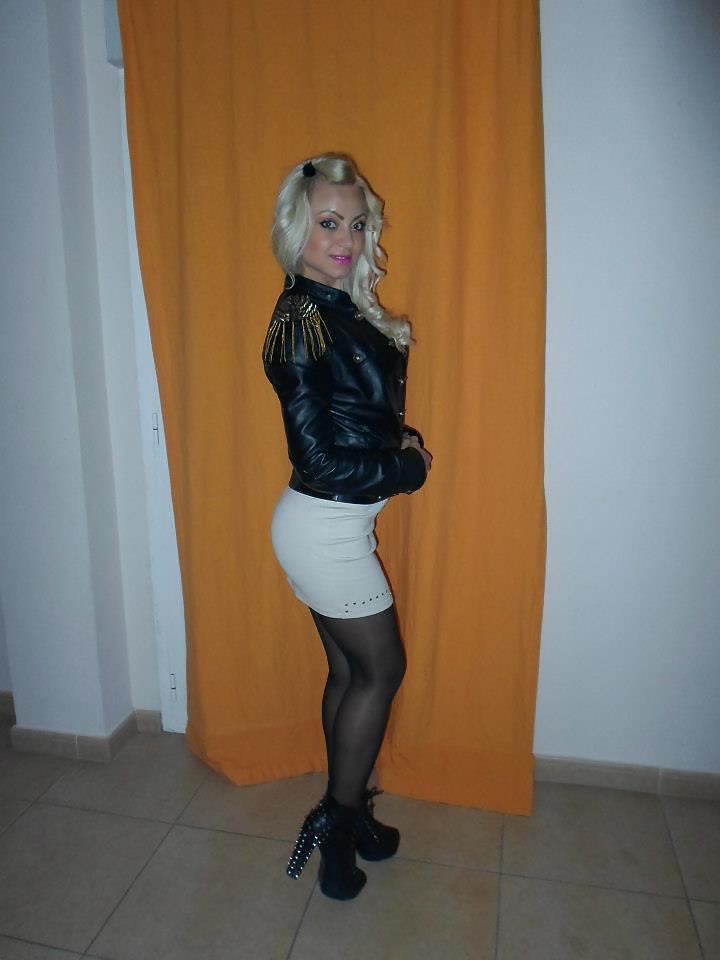 25P Stunning Romanian: Alina