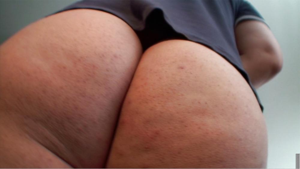 12P Big butt