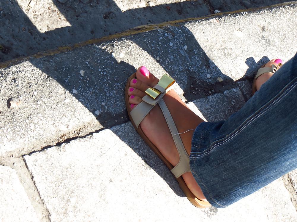 10P Greek voyeur feet