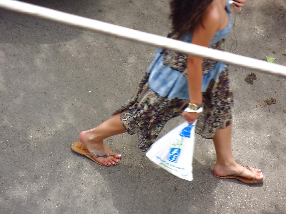 10P Greek voyeur feet