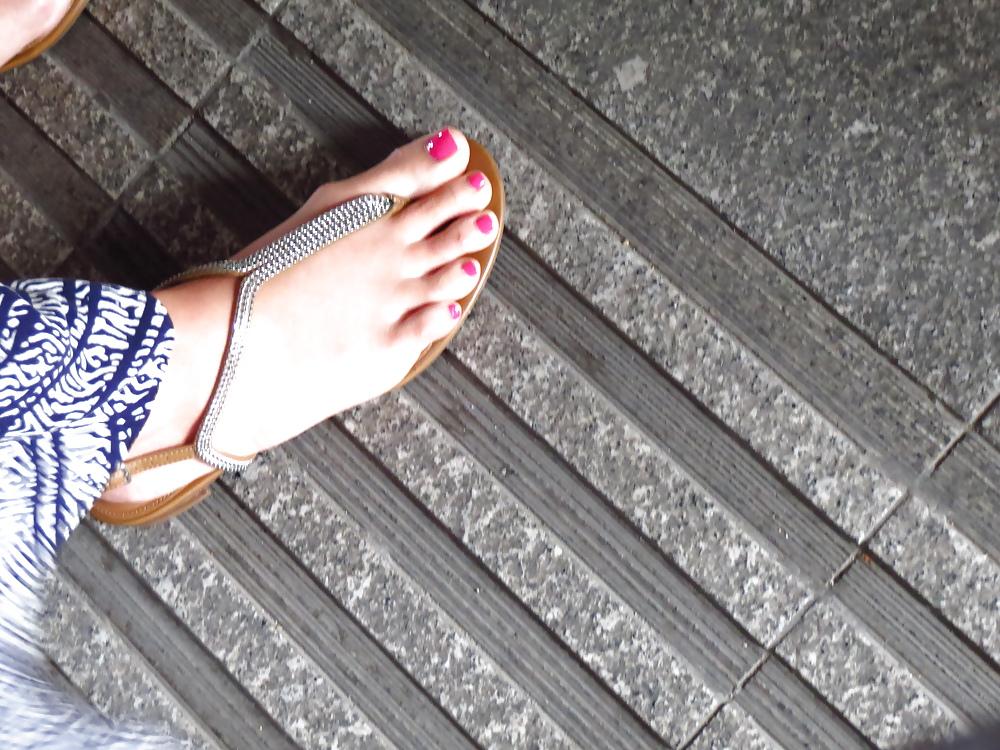10P Greek voyeur feet