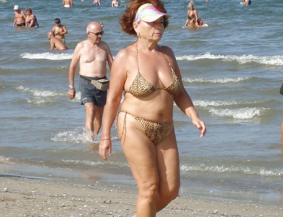23P Mature bikini.