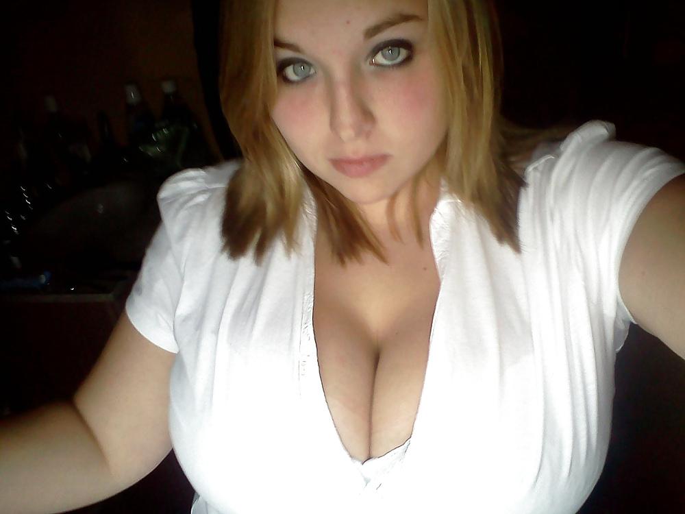 24P Lydia - Busty Teen (Complete Set)