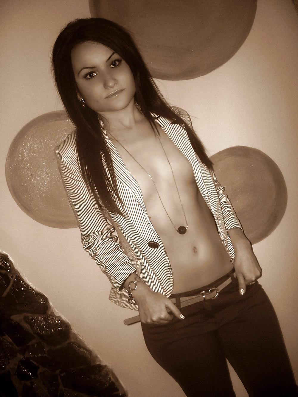 11P Romanian Teen Slut Larisa