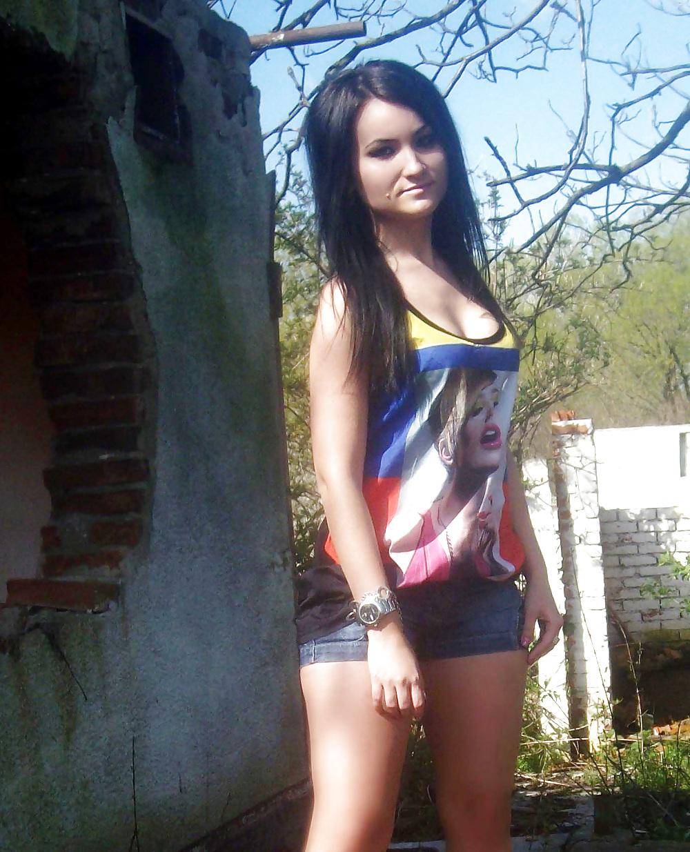 11P Romanian Teen Slut Larisa