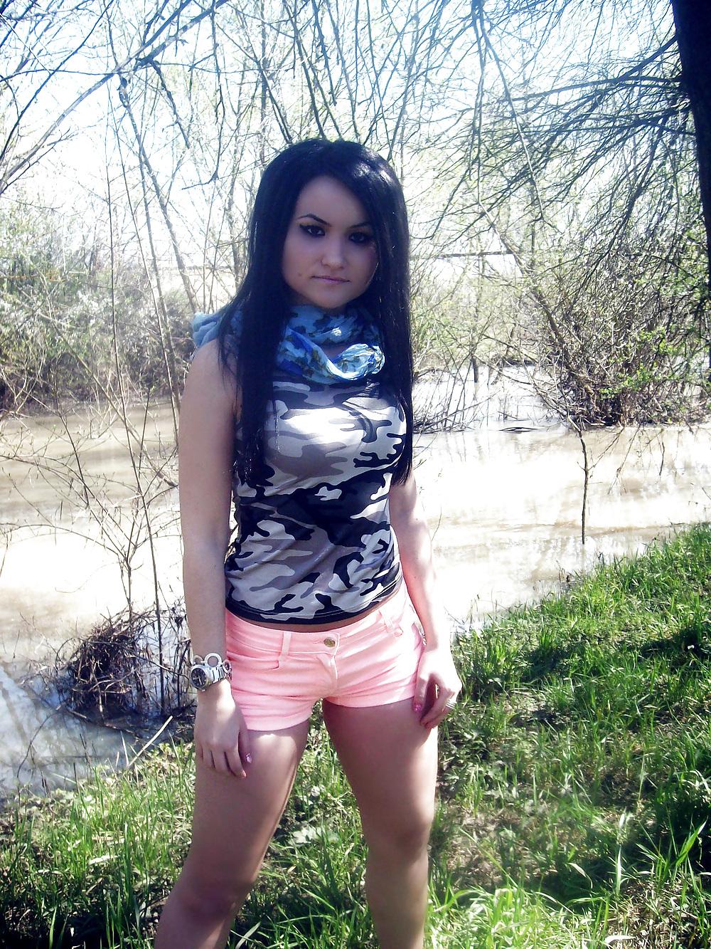 11P Romanian Teen Slut Larisa