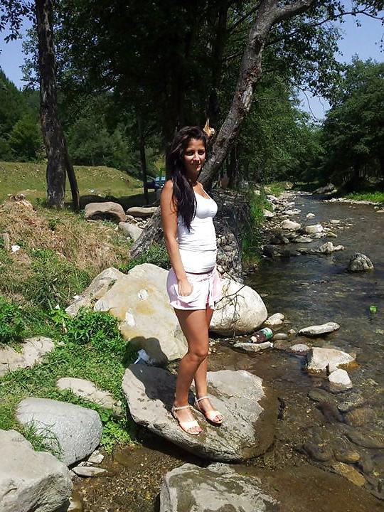 11P Romanian girl: claudia