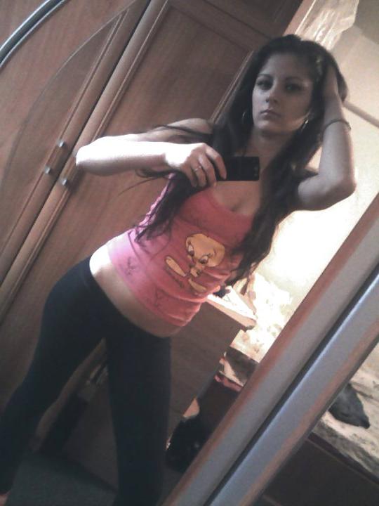 11P Romanian girl: claudia