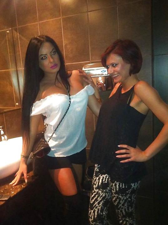 25P Romanian women: isabella