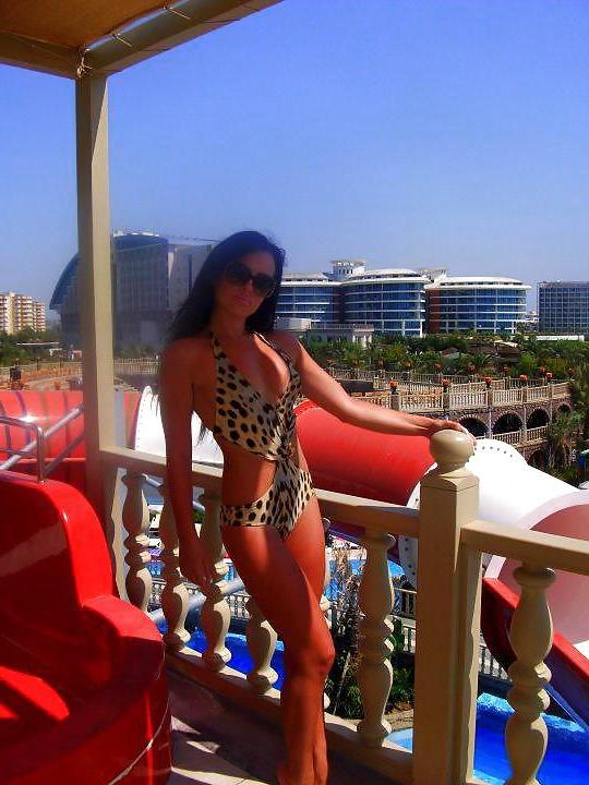 25P Romanian women: isabella