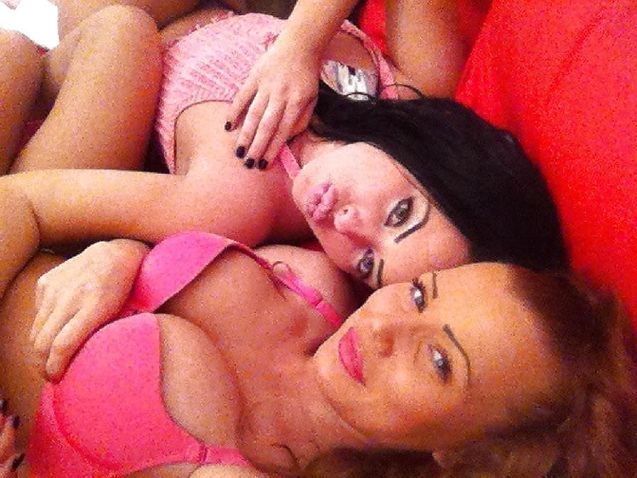 25P Romanian women: isabella