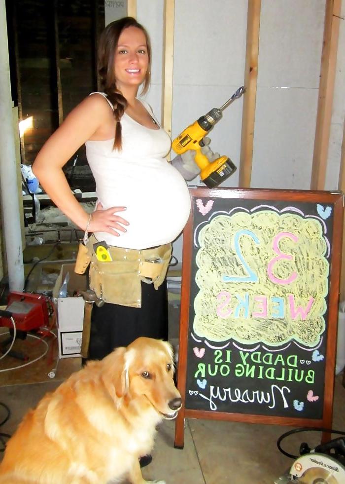 25P Sexy pregnant girls (clothed)