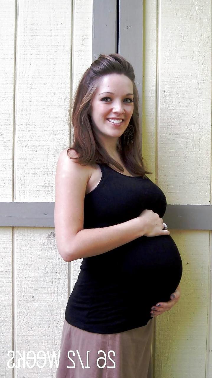 25P Sexy pregnant girls (clothed)