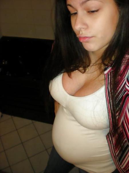 25P Sexy pregnant girls (clothed)