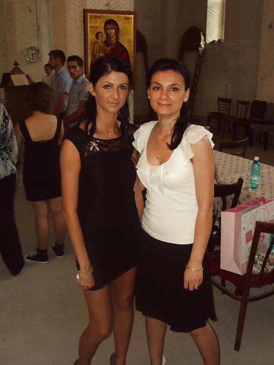 8P Romanian girl: alexandra